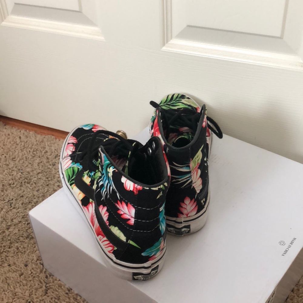 Vans - Picture 3 of 3